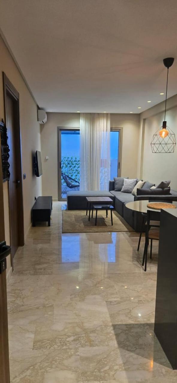 Apartment Oasis *